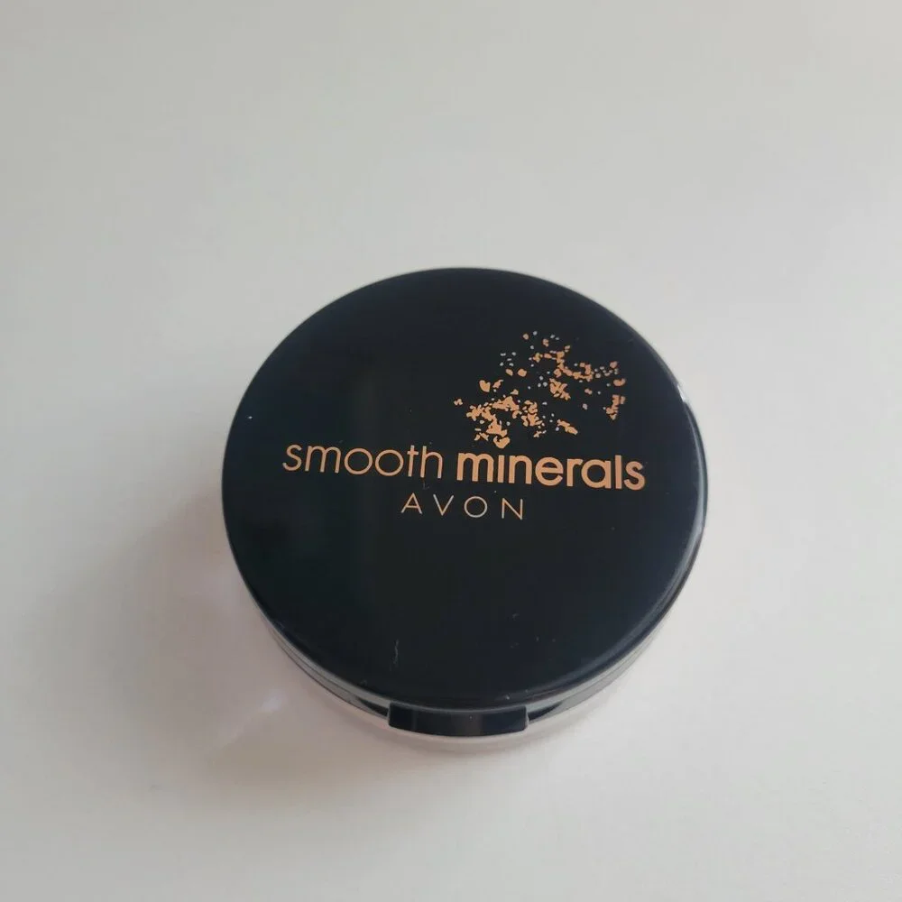 AVON Smooth Minerals Powder Foundation Transparent Glow M01 No Box SEALED